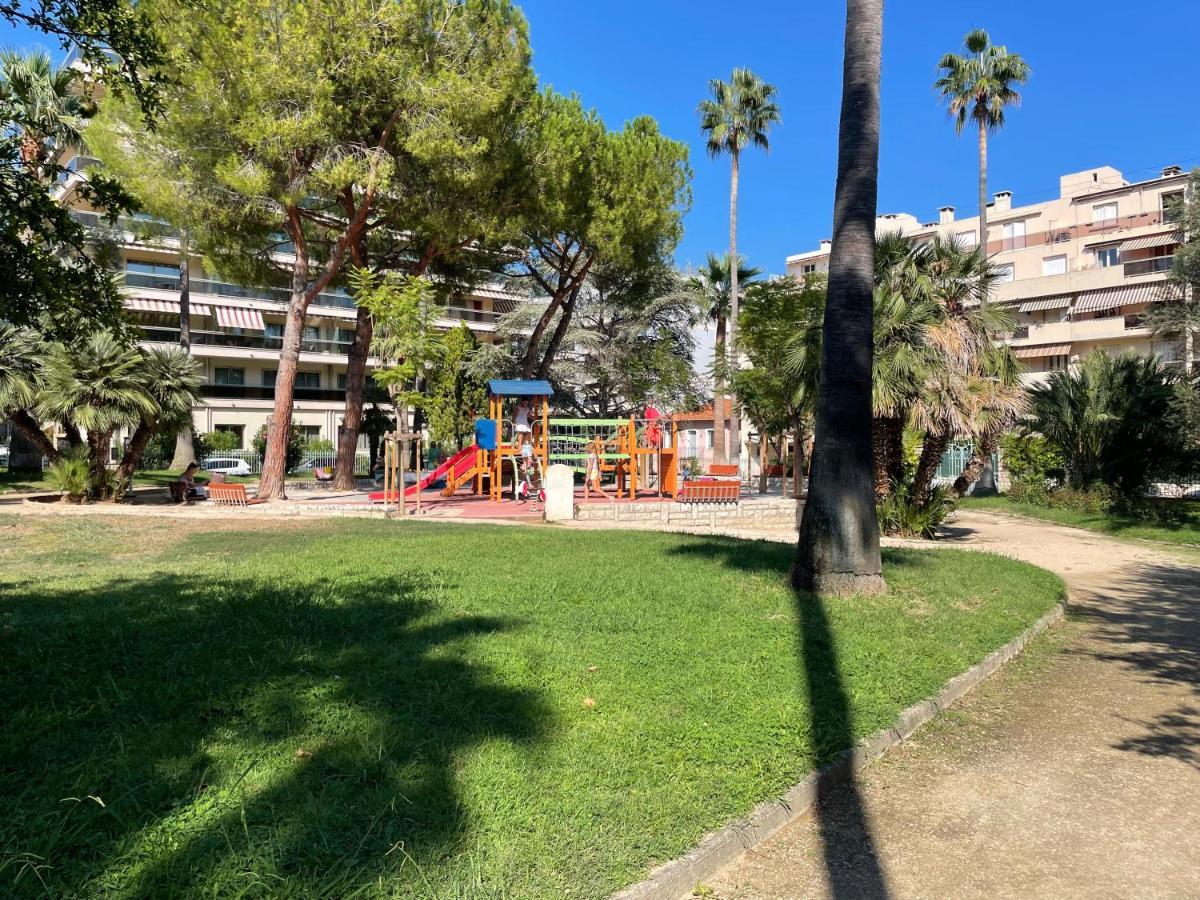 Spacieux F2 Climatise Proche De La Mer Antibes Kültér fotó
